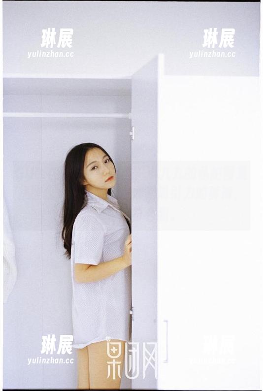 GIRLT果团网 - 镂空？小九九的私拍图集提醒我，有时候空白才是吸引力的真谛，貌似也挺符合我。