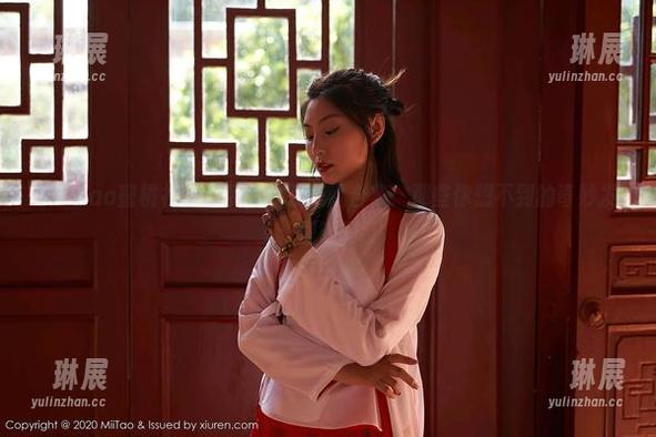 MiiTao蜜桃社 - 李梦婷的双马尾合集：那些你想不到的奇妙发型瞬间