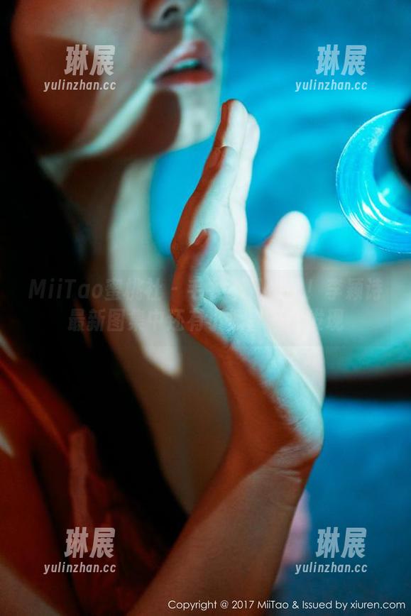MiiTao蜜桃社 - 毛衣不只保暖！李颖诗最新图集中还有小惊喜等你发现