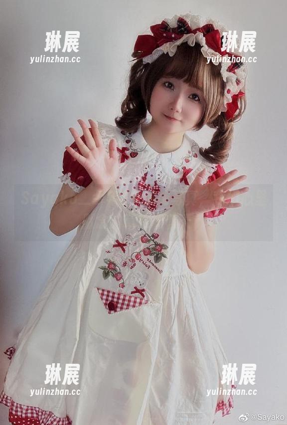 Sayako＿今年4岁清纯写真，我们心里默念的草地和蓝天；