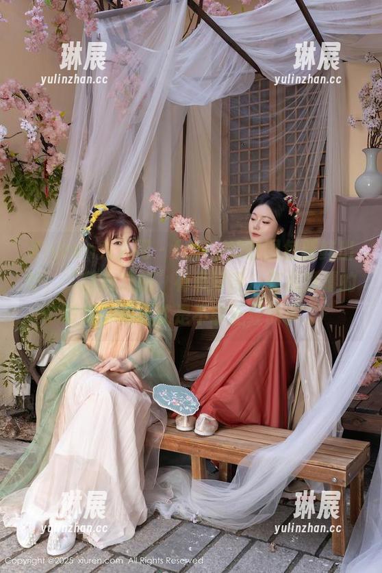 Xiuren秀人网 - fairy如歌图包新鲜出炉，“甜心之旅”有点好奇、有点颠覆的设定，反正就是不拿正经的事。