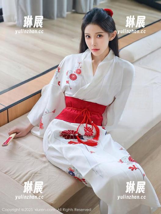 Xiuren秀人网 - 直接放飞自我！小蛮妖_honey的旗袍美图合集，让你重新上对女生的认识。