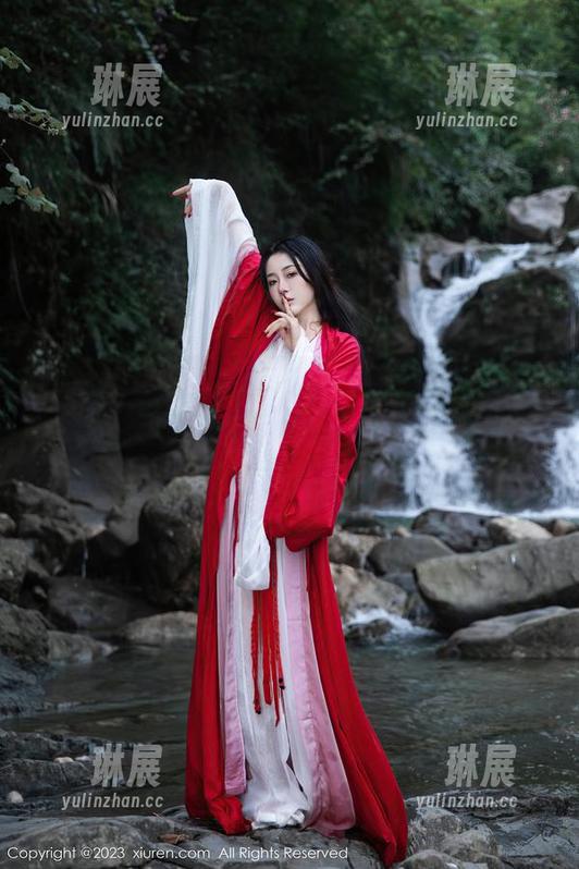 Xiuren秀人网 - 黑色界的张优ayoyo一出场，整个画面又上了一层，高清套图让你看得过瘾！