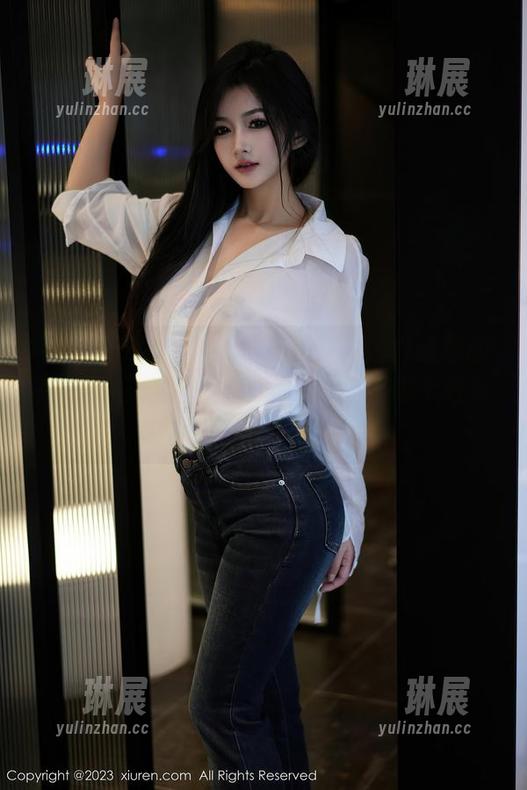 Xiuren秀人网-白琮瑗 Xiuren秀人网 - 万圣节来到!白琮瑗的高清图包让我觉得,化妆和搞怪哪个好玩呢?