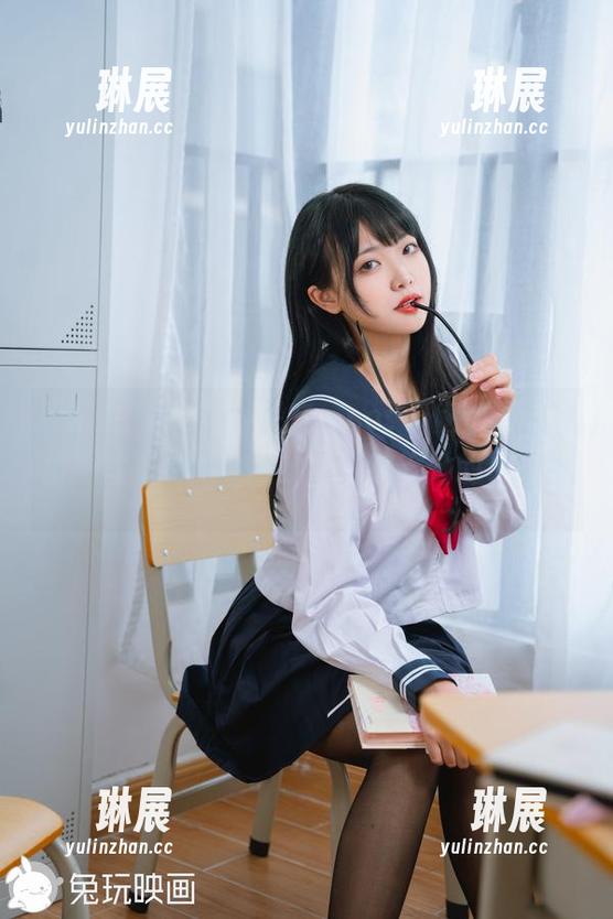更新中的lovely呆玄，cos天使都能演绎出一丝不苟的放飞，我真榨干她的小心肝。