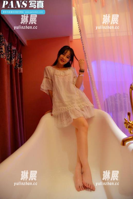 pans - 苏琪的写真全集与泳衣的微妙结合，让人想“多看一会儿”。是什么力量在拉扯？
