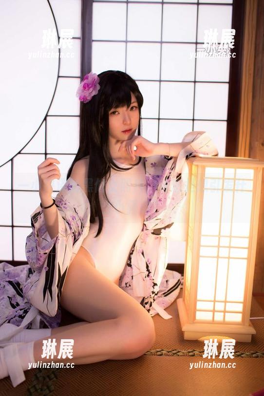一小央泽 一小央泽的黑修女照片,难道是想引发什么小骚动?