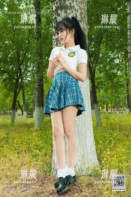 丽柜 - 听说Vicky的毛衣图包会让整个冬天都变得不那么冷，但我只注意到她的搭配术了……