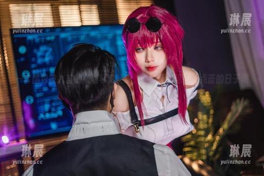 一套图包被九言的高雄写真拯救，谁能拒绝这种带点蓝的日子呢？