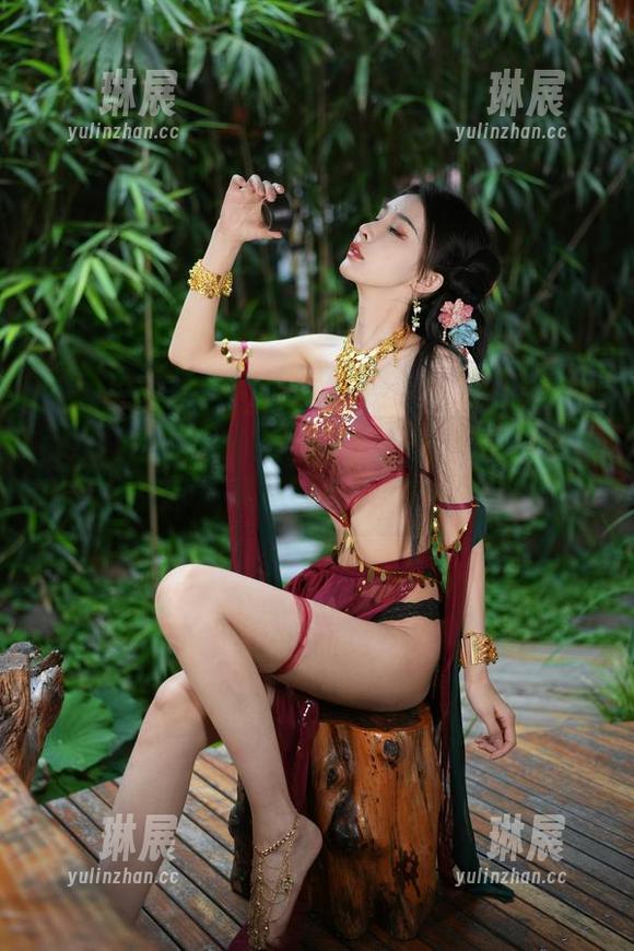 余多多Dudu的妲己！古风诱惑力作品集和原图都让我静不下来，心想：哇！