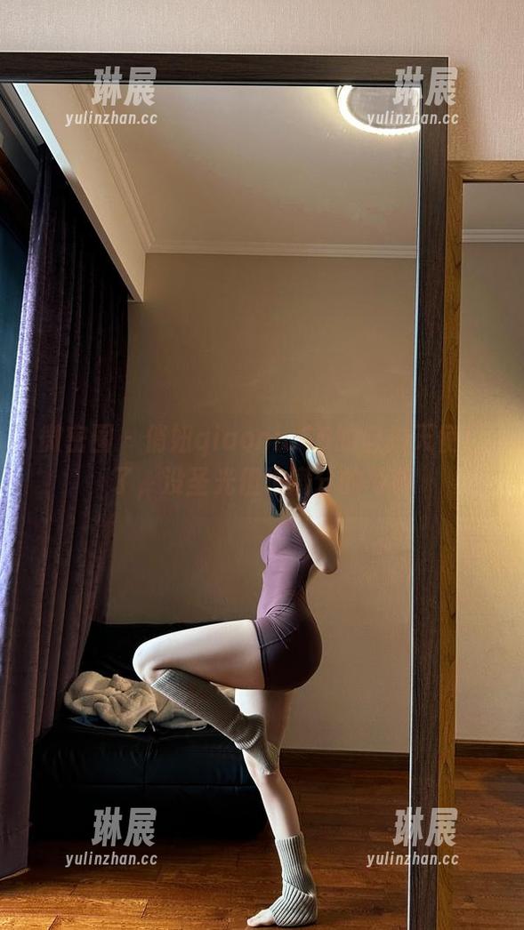 微密圈 - 俏妞qiaoniu66的自拍天使红了，没圣光但也满分的写真