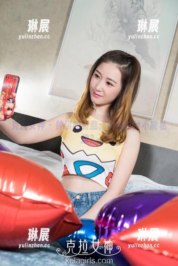 克拉女神 - 钟淇的新意：谁说灰丝不能私拍？