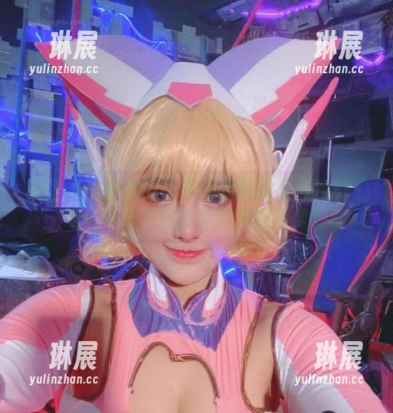 微密圈 - 学姐的写真集要被拿来当教材了吧——学习古阿扎的神级姿势！