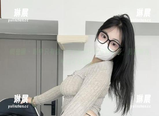 微密圈 - 眼中只有你：可爱的肉巴的定制写真，男友视角中的不经意轻松