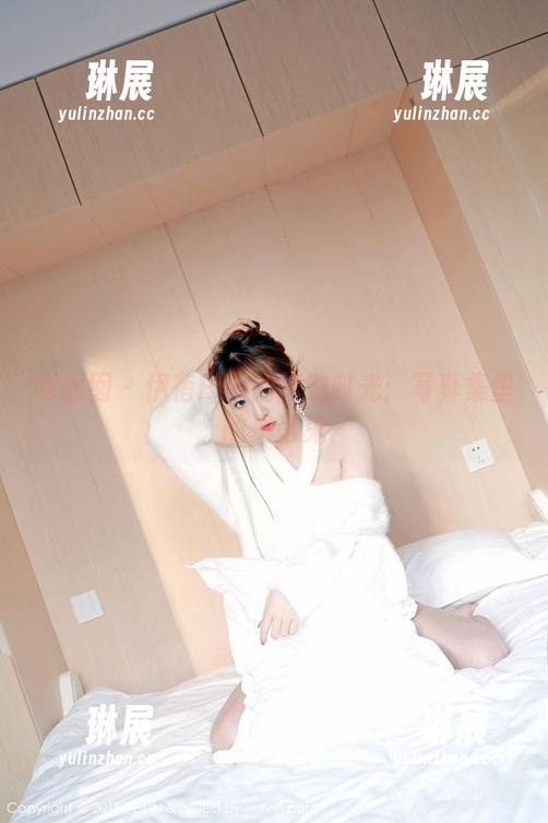嗲囡囡 - 伊蓓Eva的海滩时光：写真集里的捣蛋鬼