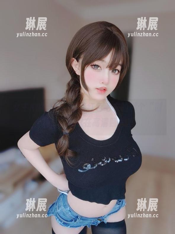 女主K的妹妹，穿着红色毛衣的那个“时刻”，统统在高清照片里