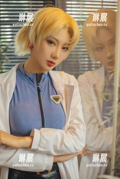 是办公还是聚会？看如月灰如何在照片里巧妙平衡