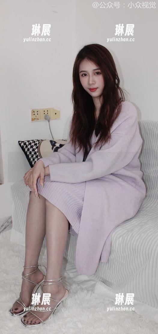 小众视觉 - 婷婷的灰丝合集壁纸，谁不想把这优雅又带点俏皮的风格据为己有呢？