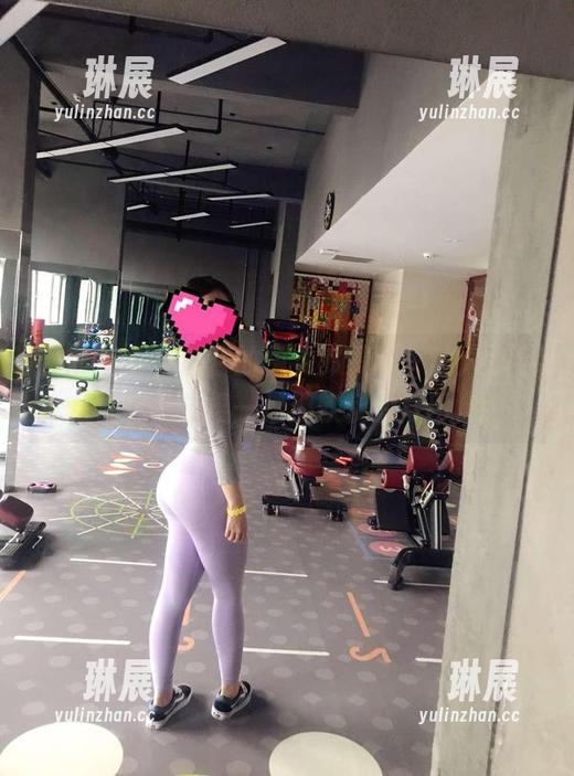 微密圈 - 小芯酱的兔女郎原图，让人忍不住想轻轻捏一捏那软软的尾巴。