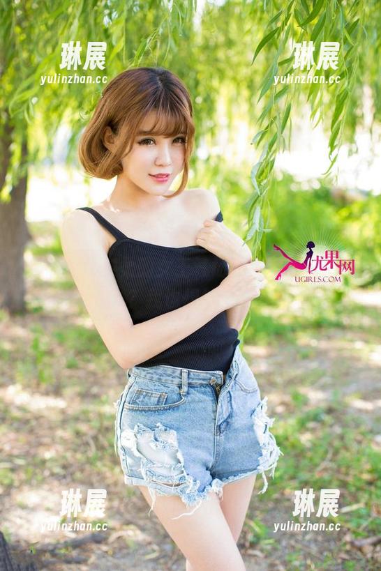 尤果网 - 安柔的女王气场，美图传递了啥？我也想知道！