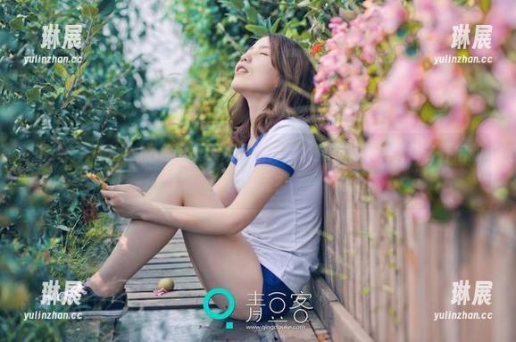 推女神 - 新的施忆佳写真集来了，死库水卫衣能不能带我去开启新的次元？