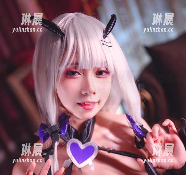 私拍图集中的末夜787姐姐：秒射幸福（咳咳，瞎说的）