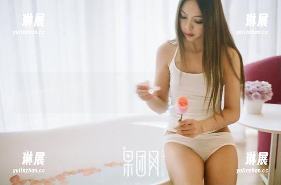 果团网-龚玥菲 果团网 - 谁说全套只适合红毯?龚玥菲的浴缸图,让你知道美丽其实也可以在家里追求!