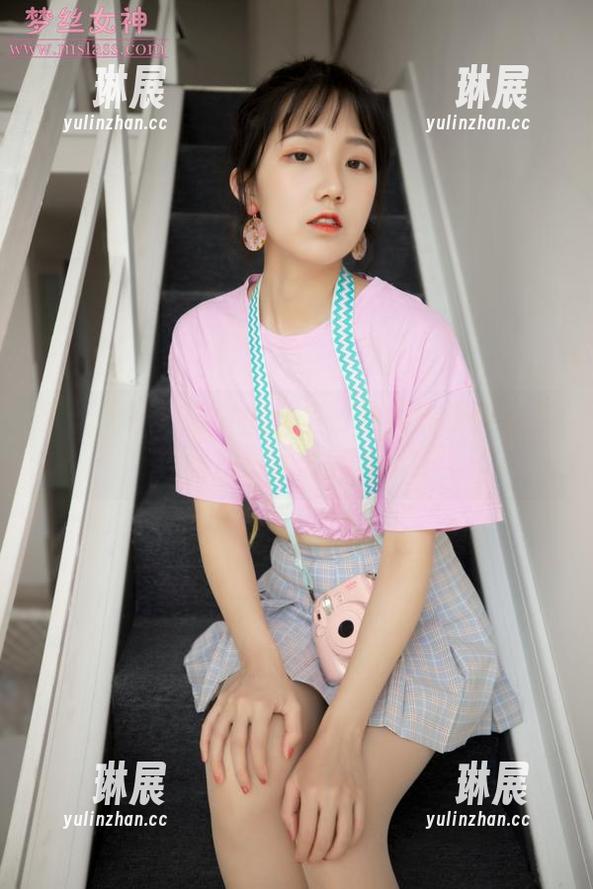 梦丝女神 - 晓晓的浴室：色彩斑斓的水汽与图片资源的完美碰撞