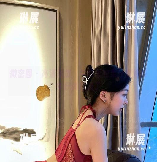 微密圈 - 高清捕捉，牛奶里的果汁和她的牛仔裤相遇了