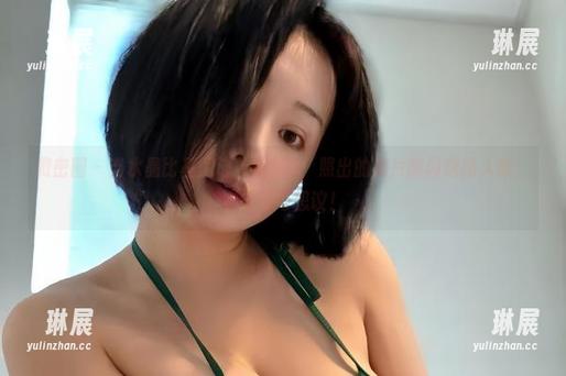 微密圈 - 当水晶比基尼遇上瑜瑾u，照出的照片能闪瞎路人眼，实在不可思议！