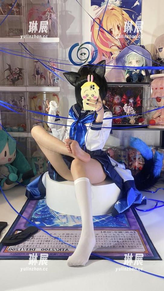当白栎Shirly遇上美腿：全套让你止不住流口水，下载也别太急哦