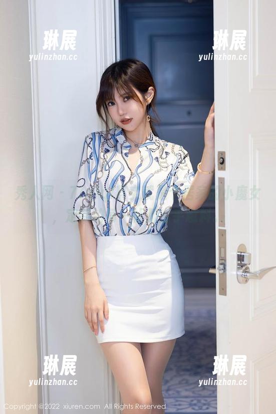 秀人网 - 77qiqi其实就是个居家的小魔女，定制的每一帧都出乎意料。