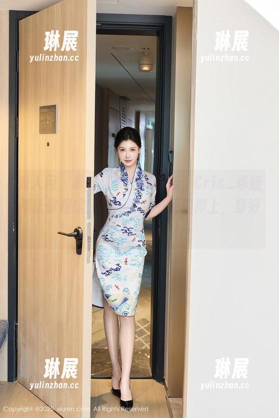 秀人网 - 夏季泳衣图集更新，Cris_卓娅祺让你相信：‘无论水中还是岸上，穿好看才是王道’！