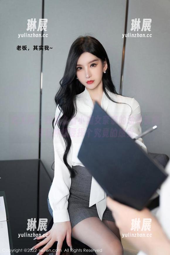秀人网 - 我怎么看小魔女奈奈的油亮套图都有种想要探个究竟的感觉