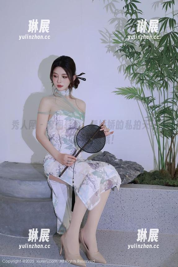 秀人网 - 套图转角：潘娇娇的私拍天使，你可别眨眼哦！