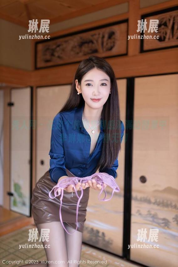 秀人网 - 在这个校园定制感满满的图集中，芈琳娜也觉得无聊