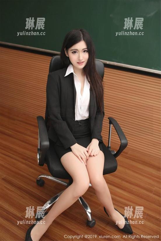 秀人网 - 高清追踪：雅茹老师的婚纱图册，带你不小心陷入想象的漩涡