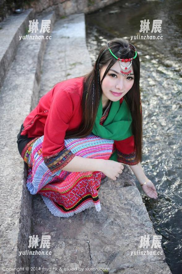 美媛馆 - 王馨瑶yanni再次证明黑白也能撩，资源只给懂欣赏的人！