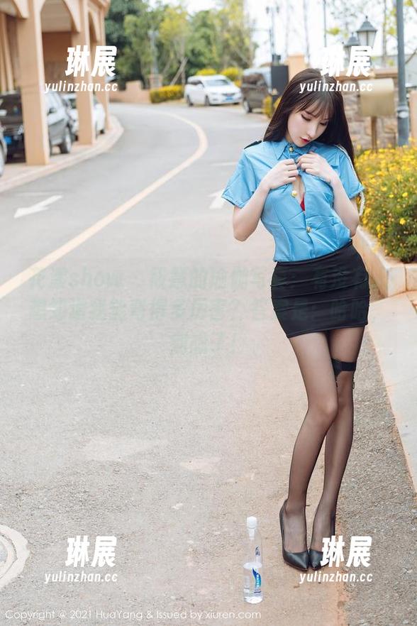 花漾show - 筱慧的瑜伽写真：有没有人想知道我能弯得多厉害？答案是：哈哈，别想了！