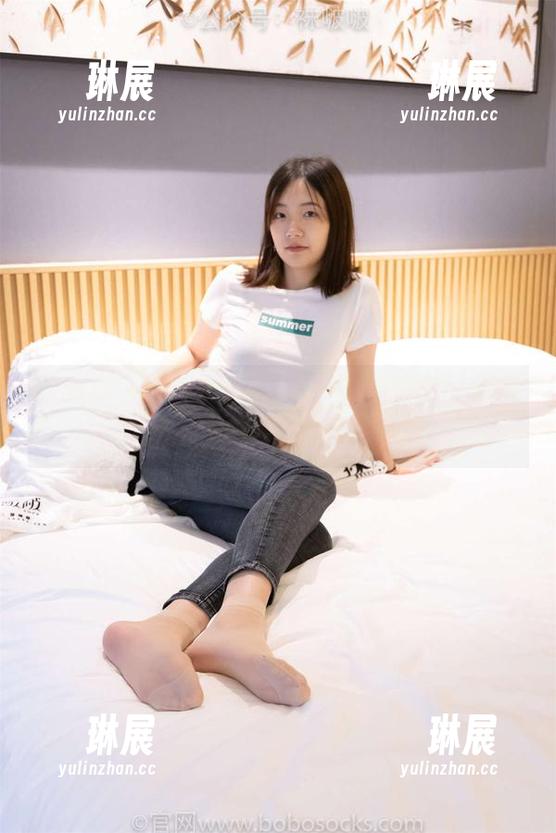 袜啵啵 - 奶油专属在线：甜心下面好像写了不招人待见的评论！