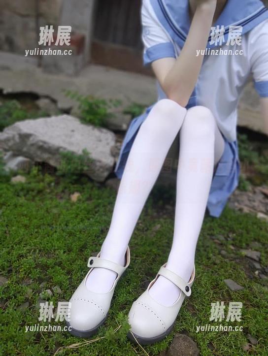 西尔酱的白丝jk在线，原图中竟藏这些小乐趣？