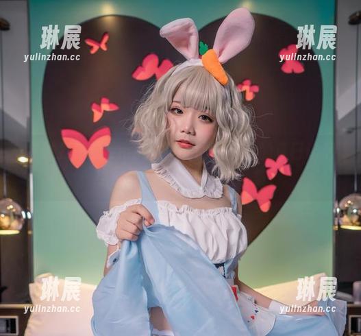 “铁打萌萌_moi”说要晒出自己的夏日记忆，结果竟然变成了美图合集？
